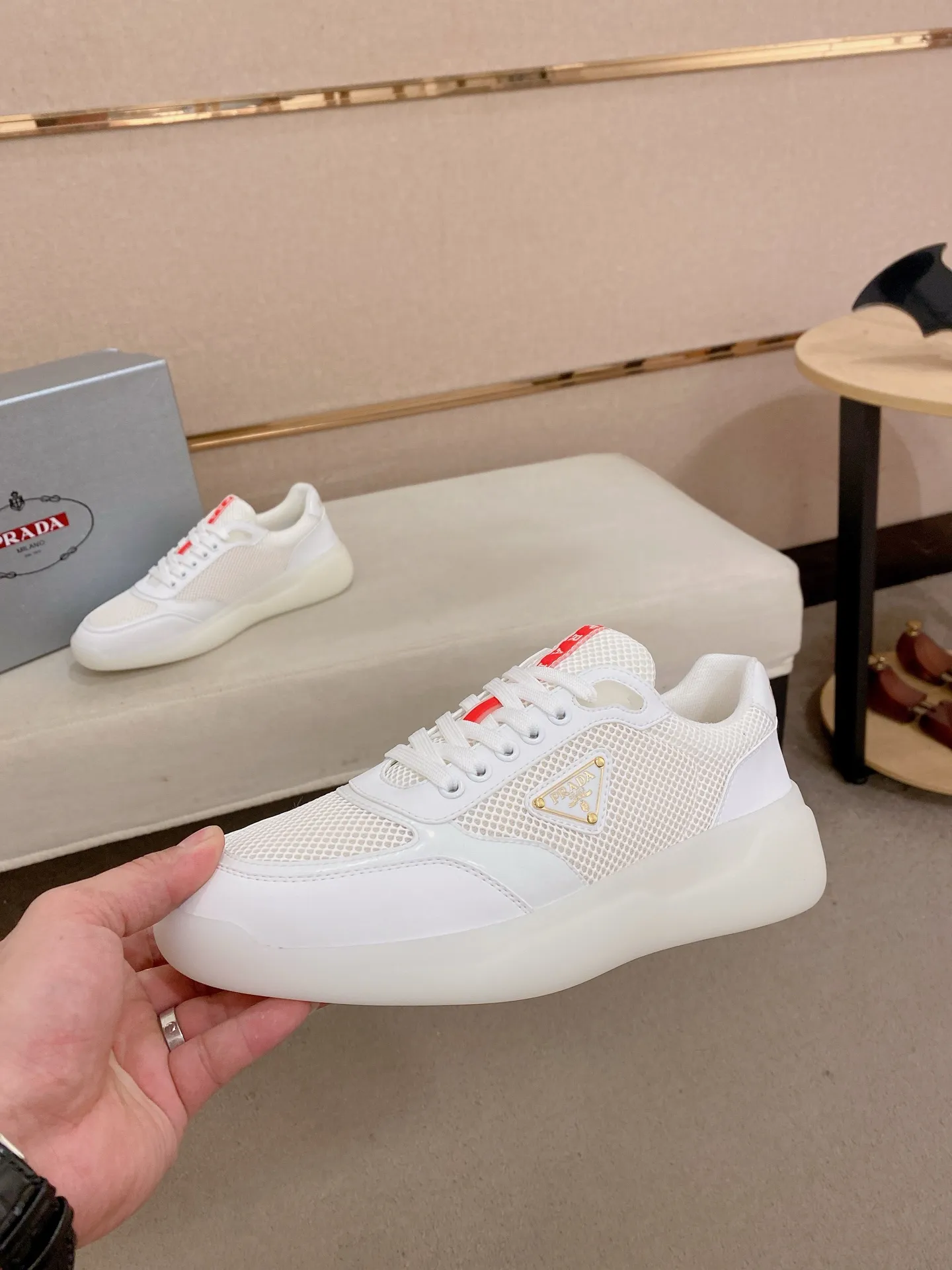 Men's shoes 💰 620💰 ✔️✔️✔️Higher version High-quality new PRADA (Prada) counters are launched simultaneously. The new men's shoes and 😘fabric are made of high-tech glue-making technology. Lining: Full cowhide lining. 👍🏿 High-end ☄️ Air-cushion molded anti-slip foam outsole, exquisite lines, simple and elegant, comfortable and high-end for leisure travel. Code number: 38 to 44 (45 can be customized and cannot be returned or exchanged)